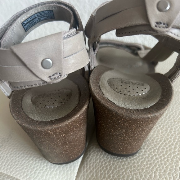 Teva sandal size 7.5 - Picture 2 of 6